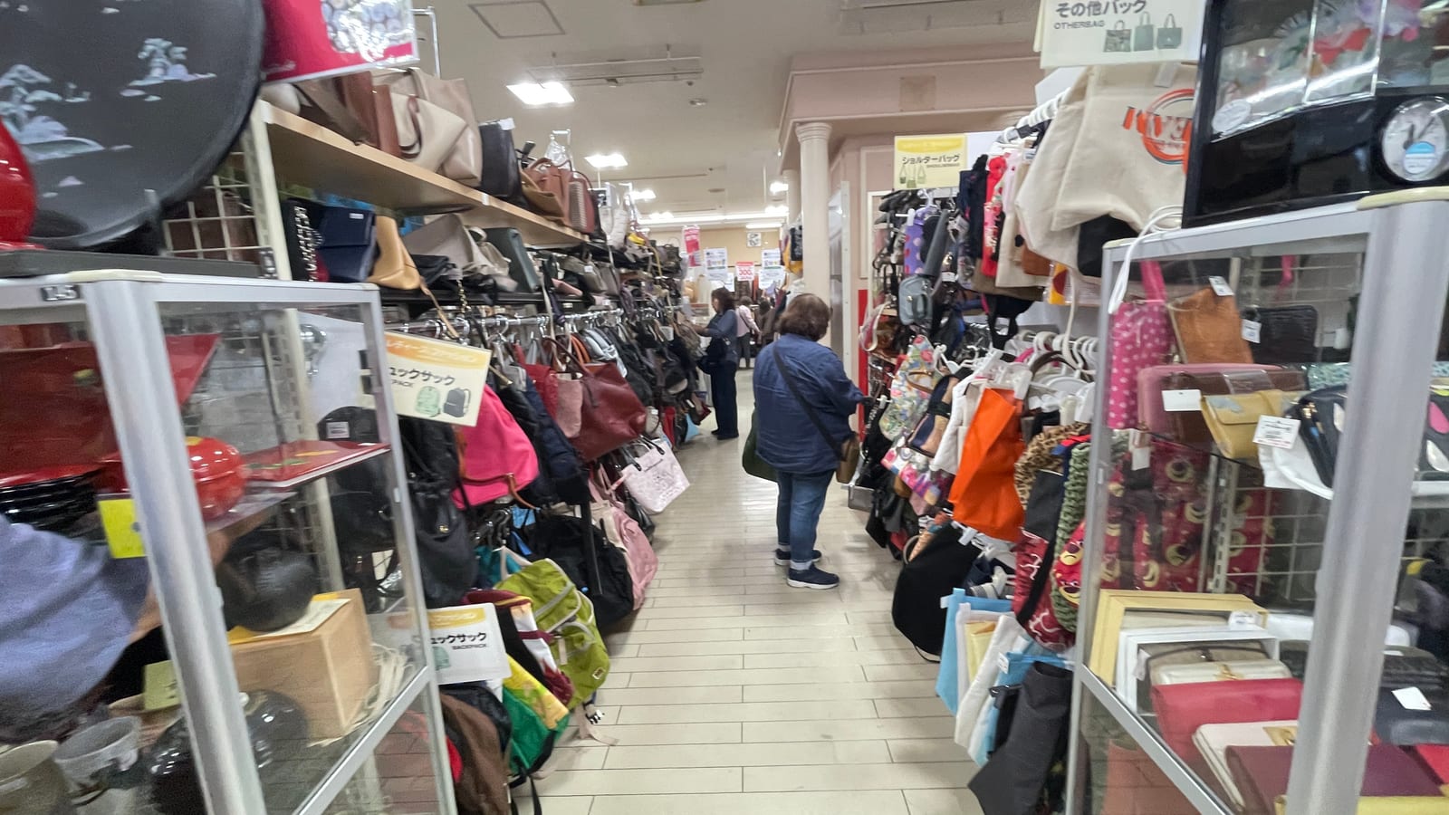 沖繩那霸二手店 BOOKOFF 那覇小禄店 4-2