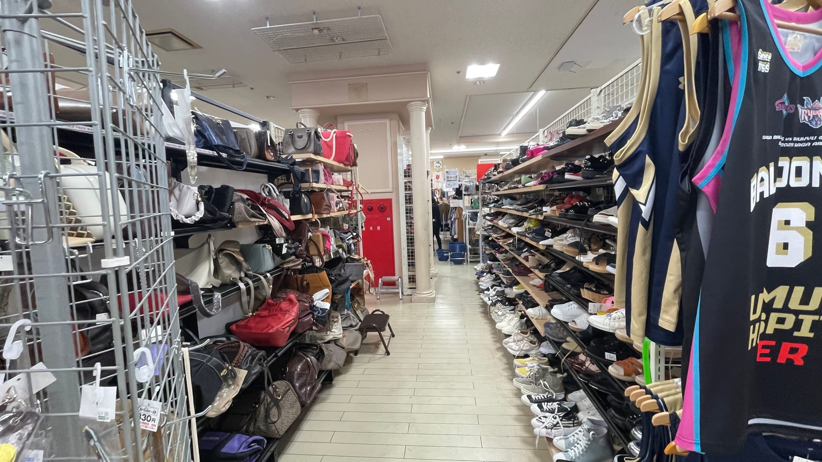 沖繩那霸二手店 BOOKOFF 那覇小禄店 4-3