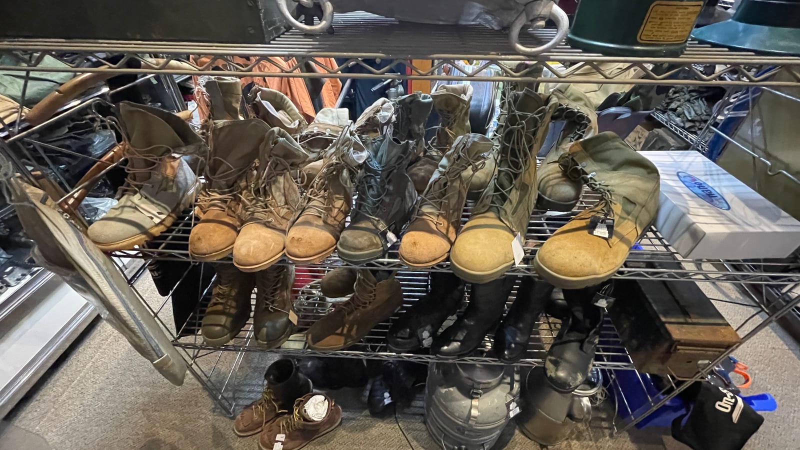 沖繩宜野灣 DISCOVERY 58 美軍二手軍用品店 3-1