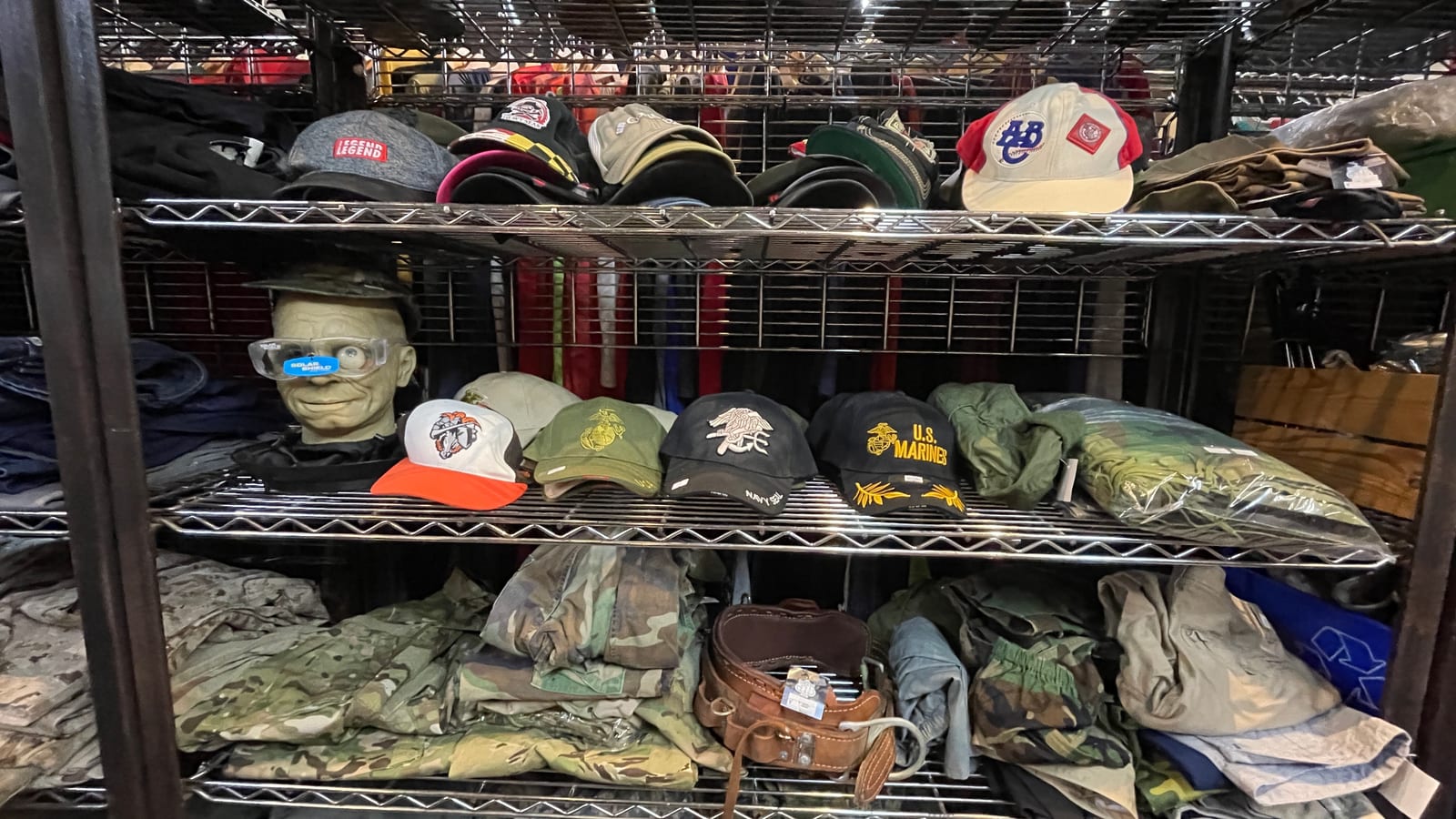 沖繩宜野灣 DISCOVERY 58 美軍二手軍用品店 3-2