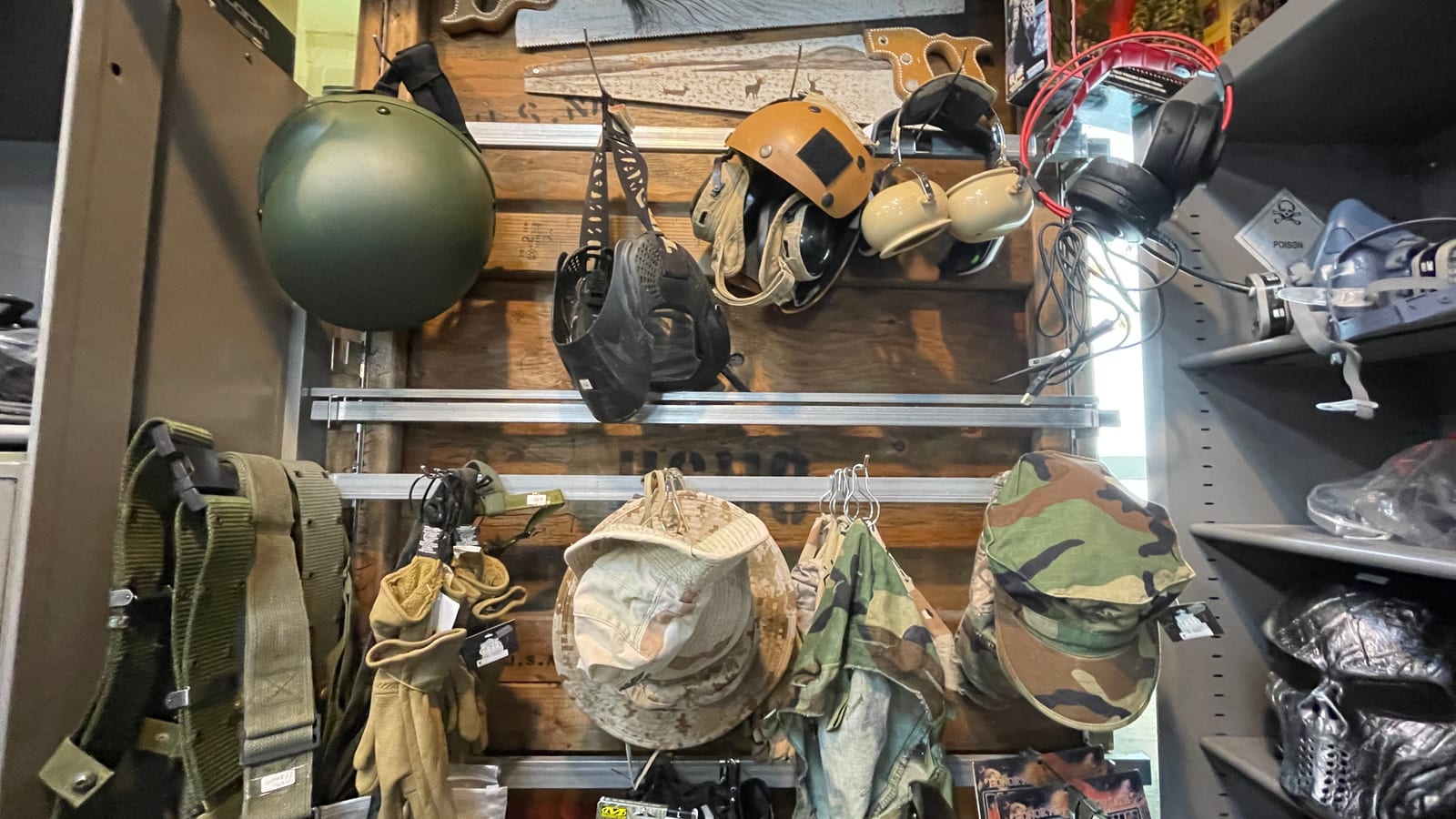 沖繩宜野灣 DISCOVERY 58 美軍二手軍用品店 3-3