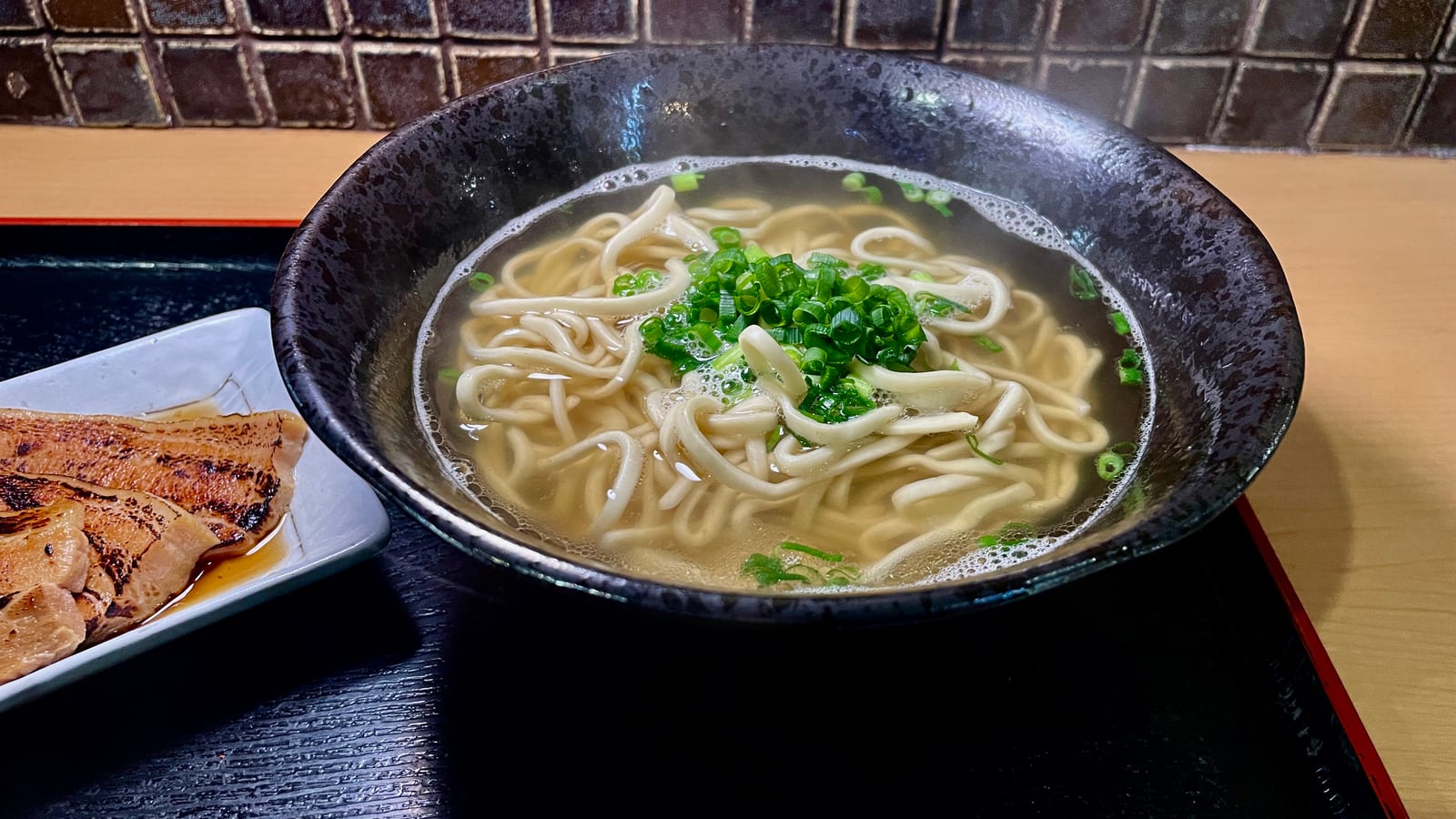 沖繩包車導遊推薦 沖縄そば食堂 よねはま 炙り三枚肉そば 5-1